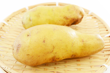 新鮮なジャガイモ