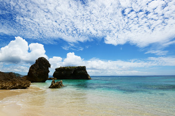 南国の美しいビーチと紺碧の空