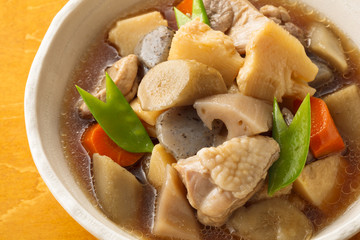 煮物　Cooking of simmered vegetable and chicken