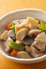 煮物　Cooking of simmered vegetable and chicken
