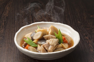 煮物　Cooking of simmered vegetable and chicken