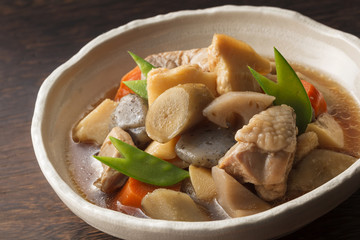 煮物　Cooking of simmered vegetable and chicken