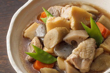 煮物　Cooking of simmered vegetable and chicken