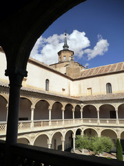 Patio, museo de Santa Cruz, Toledo