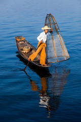 Fototapeta premium Burmese fisherman at Inle lake, Myanmar