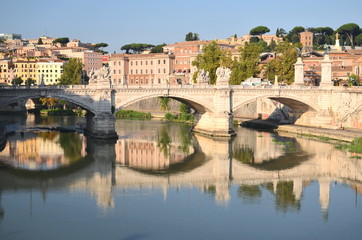 Fototapeta na wymiar Malowniczy widok namost Vittorio Emanuelle II w Rzymie, Włochy