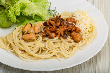 Pasta with octopus and mussels