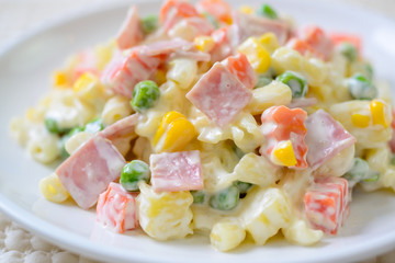 Pasta salad with ham And a variety of vegetables