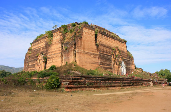 Remains of incomplete stupa Mingun Pahtodawgyi, Mandalay, Myanma