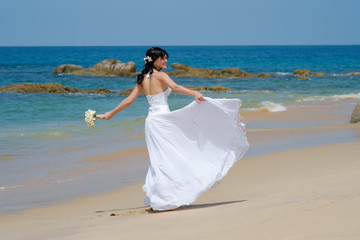 Fototapeta na wymiar Wedding bride sea tropics