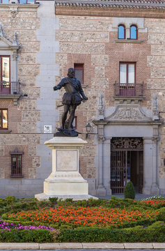 statue of Don Alvaro de Bazan, Madrid