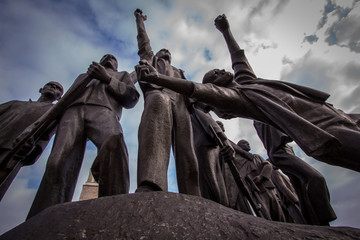 Figurengruppe des Buchenwald-Denkmals 2