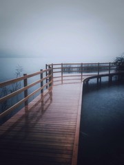 holzbr&uuml;cke am see