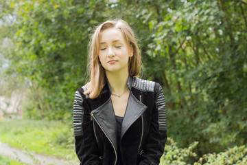Mädchen mit geschlossenen Augen