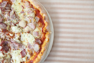Pizza ham and mushroom