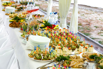 Dishes on the banquet table