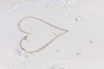 Rest in Paradise - Malediven - Herz im Sand am Strand