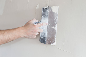 The process of applying the second layer of putty