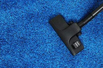Vacuum cleaner to tidy up carpet