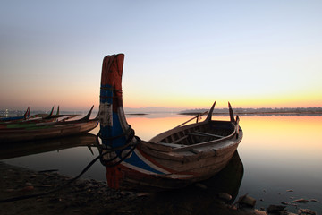 Obraz premium beautiful morning of marina at U-Bein bridge