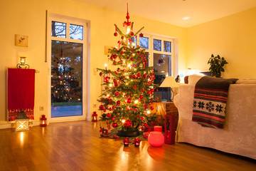 Beleuchteter Weihnachtsbaum
