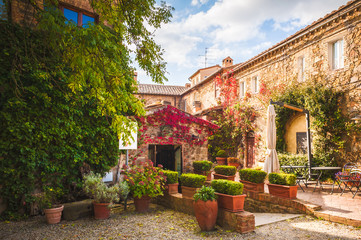 Fototapeta na wymiar Tuscan city corners and alleyways, Italy