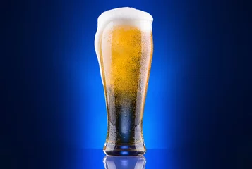 Deurstickers Frosty glass of light beer © boule1301
