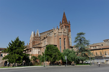 Fototapeta na wymiar Eglise San Fermo à Verone