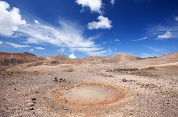 Pfütze im Ajachesgebirge auf Lanzarote