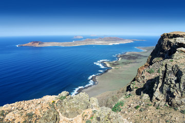 Lanzarote - Blick vom Famara Kliff nach La Graciosa