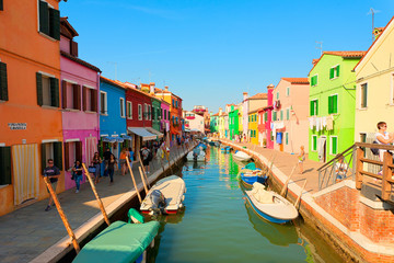 Obraz na płótnie Canvas Colorful street in Burano, near Venice, Italy
