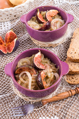 fried onion with figs