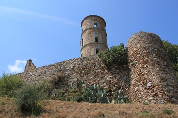 Ruines du château de Grimaud (Var)