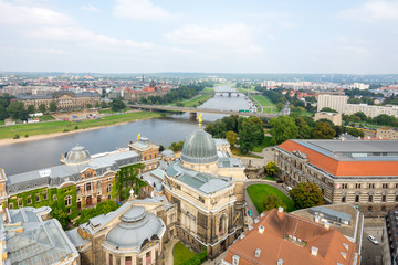 Fototapeta na wymiar Cityscape of Dresden and River Elbe