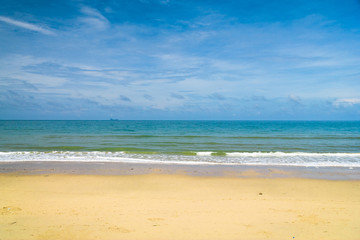 Fototapeta na wymiar Serene Waters On a Beach