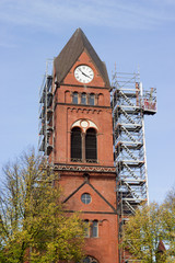 Kirchturm mit Ger&uuml;st
