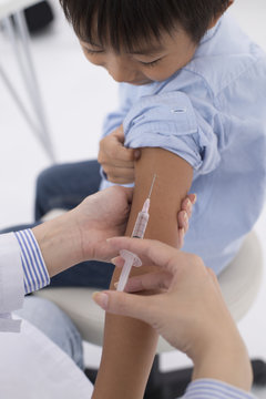 Children to endure the pain of injection