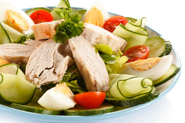 Roast chicken fillet, eggs and vegetables