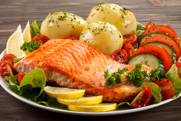 Grilled salmon and vegetables