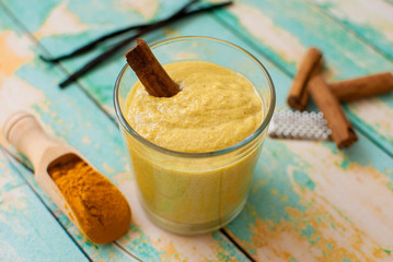 turmeric smoothie