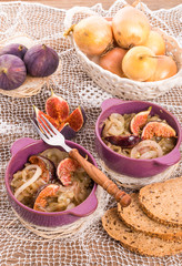 fried onion with figs