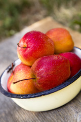 Red apples