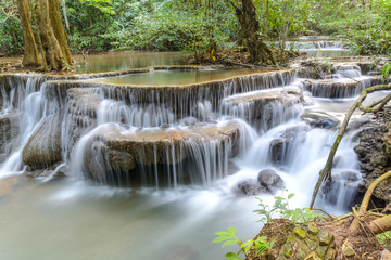 Fototapeta na wymiar Huay Mae Kamin Waterfall at Kanchanaburi province, Thailand