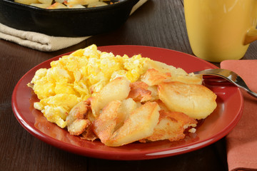 Scrambled eggs and home fries