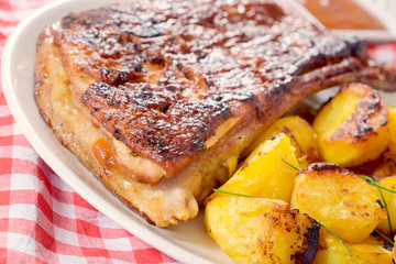 Ribs and potatoes