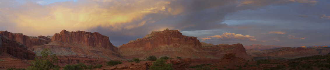 Fototapeta premium Sunset Capitol Reef National Park at Panorama Point