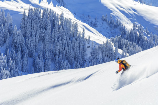 abw&auml;rts im unverspurten Neuschnee
