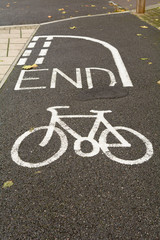 Cycle lane end symbol