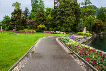 Park next to lake at Lugano