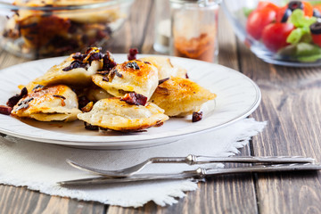 Fried dumplings with meat